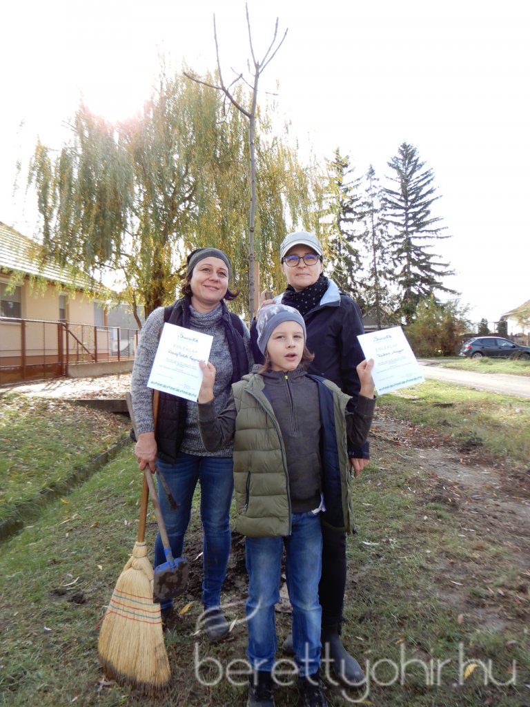 Közösségi faültetés Berettyóújfaluban 89